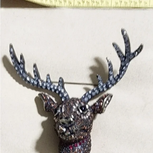 Heidi Daus??  Brown and Silver Deer Brooch - Picture 3 of 5